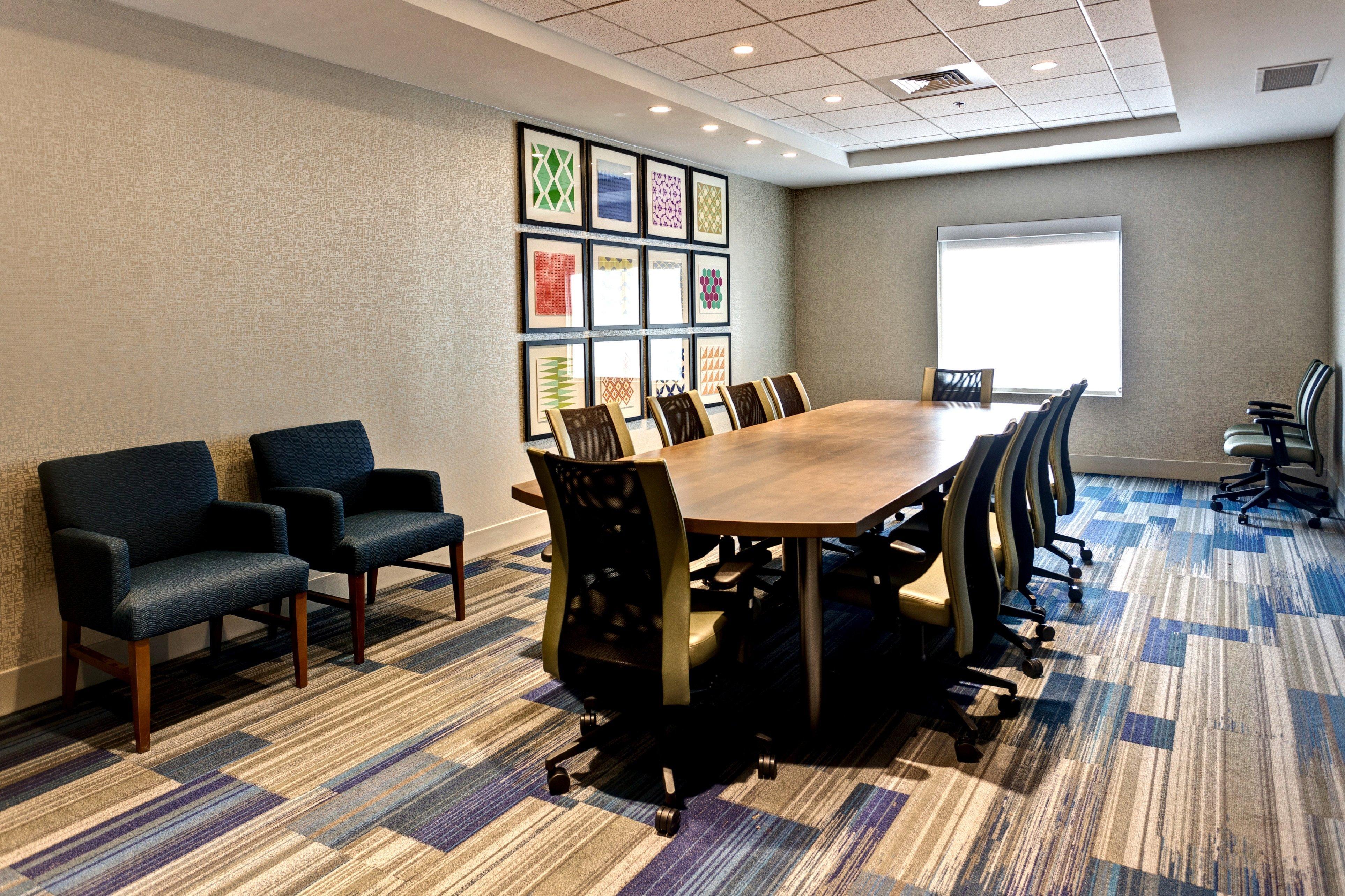 Holiday Inn Express & Suites Great Bend By Ihg Buitenkant foto