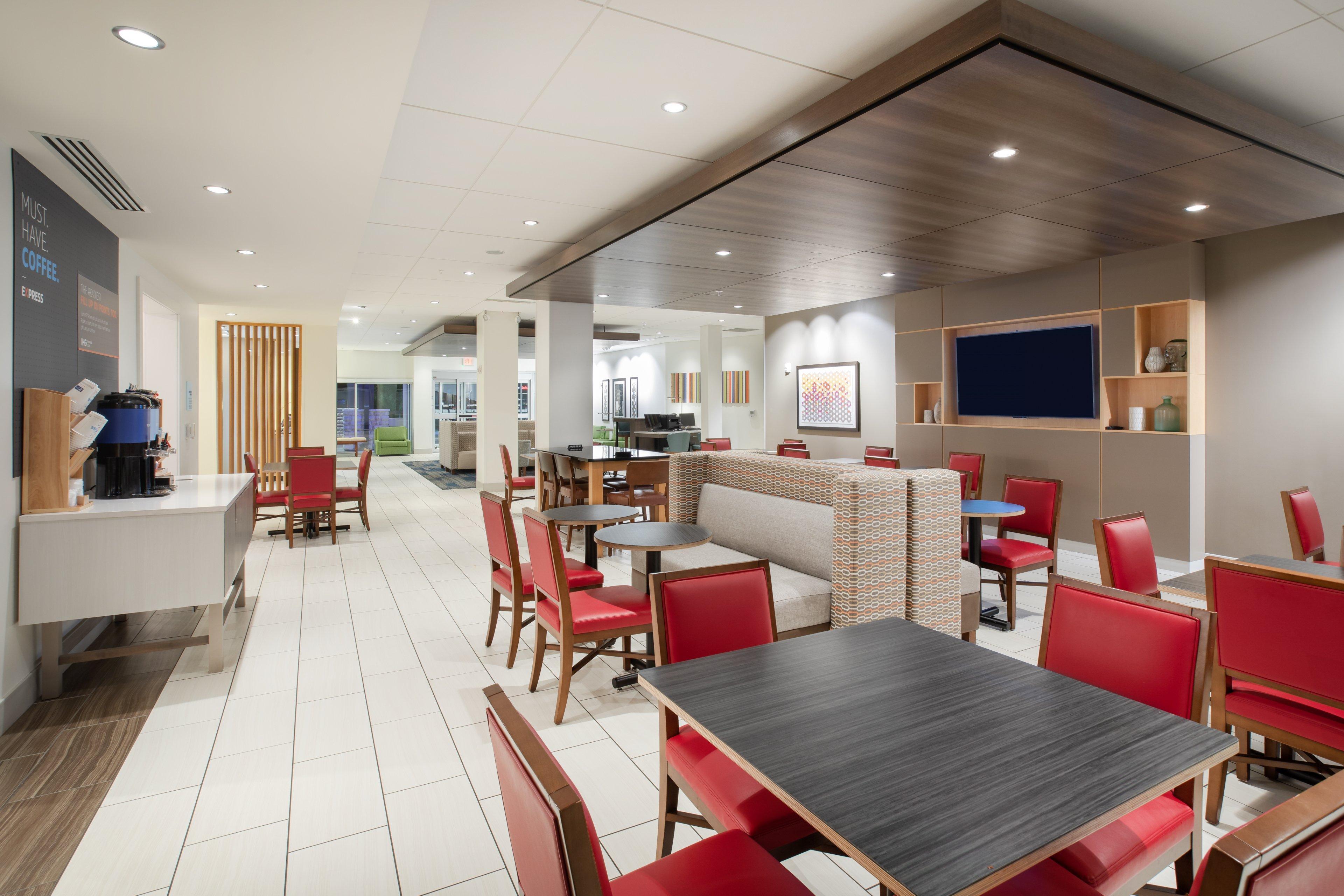 Holiday Inn Express & Suites Great Bend By Ihg Buitenkant foto