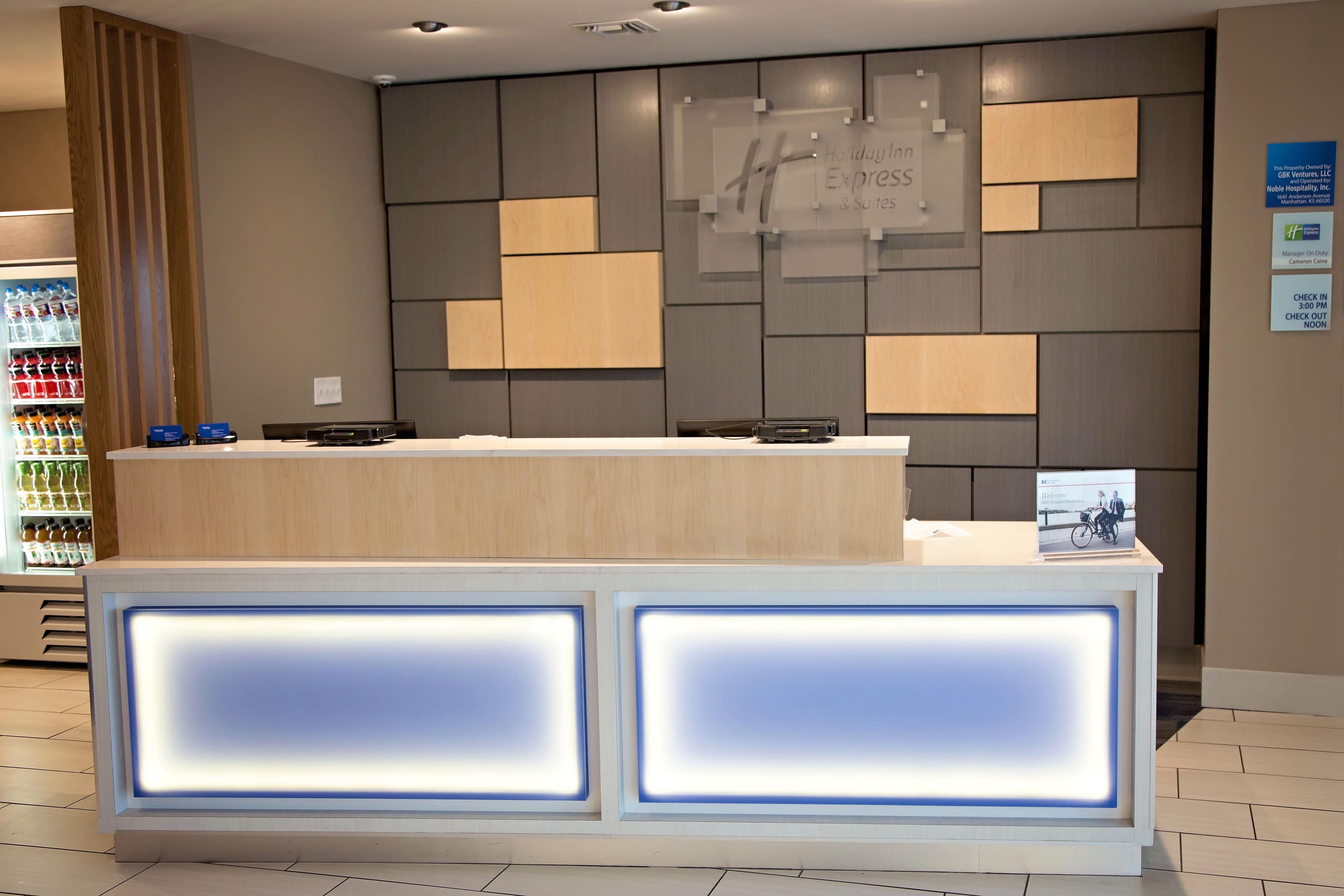 Holiday Inn Express & Suites Great Bend By Ihg Buitenkant foto