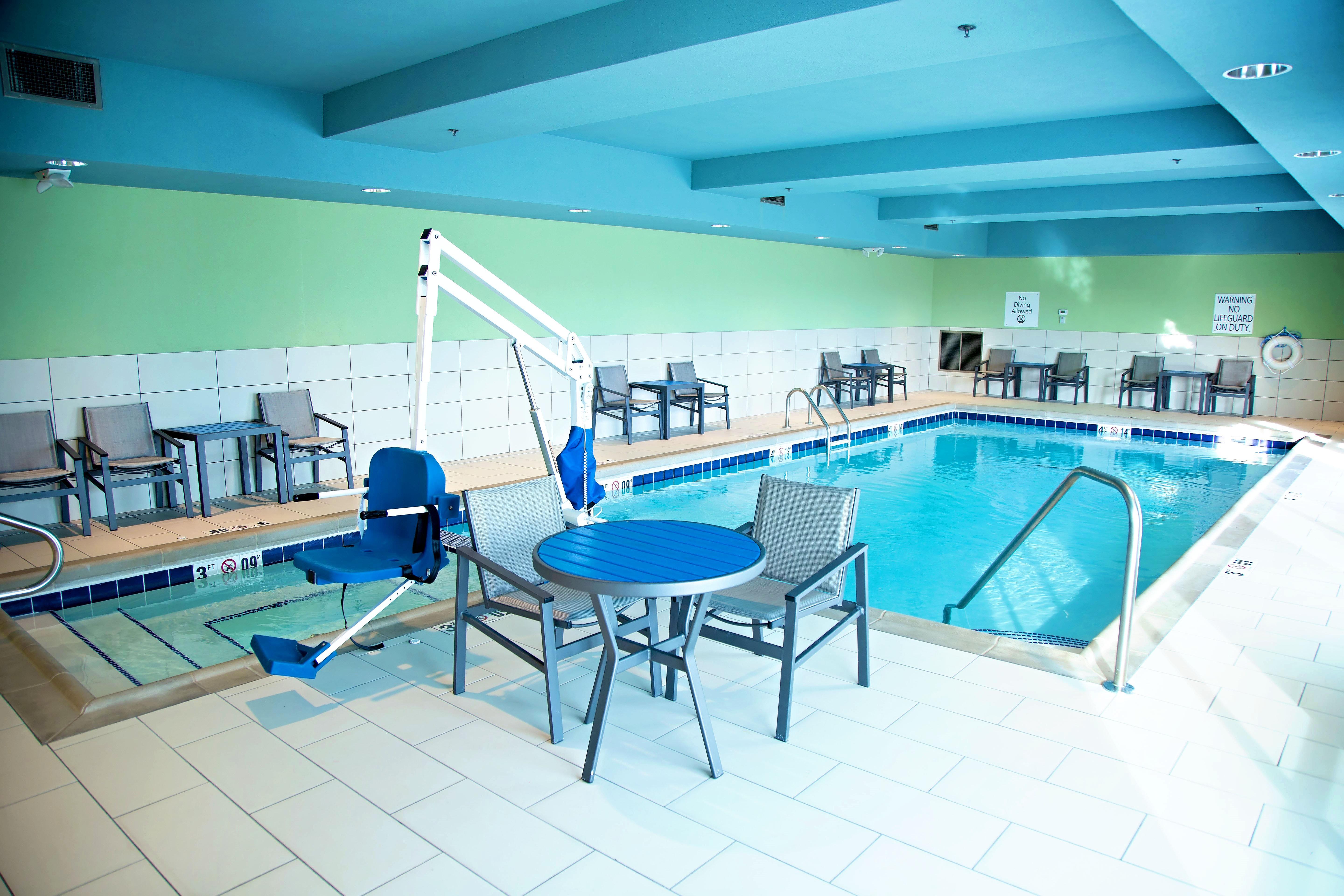 Holiday Inn Express & Suites Great Bend By Ihg Buitenkant foto