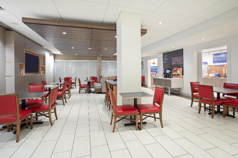 Holiday Inn Express & Suites Great Bend By Ihg Buitenkant foto